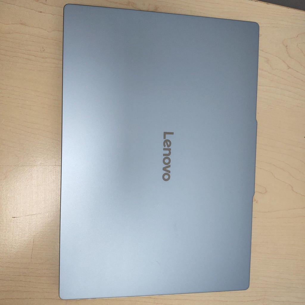 LAPTOP LENOVO IDEAPAD SLIM 3 15IRH10 (2025) 512 GB SSD 16 GB RAM (SEMINUEVO)