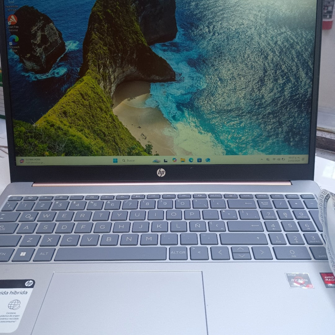 LAPTOP HP 15-FC0001LA (2023) 512 GB SSD 8 GB RAM (SEMINUEVO)
