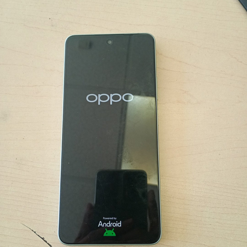 CELULAR OPPO  A5 PRO CPH2711 (2025) 256 GB 8 GB RAM (SEMINUEVO)