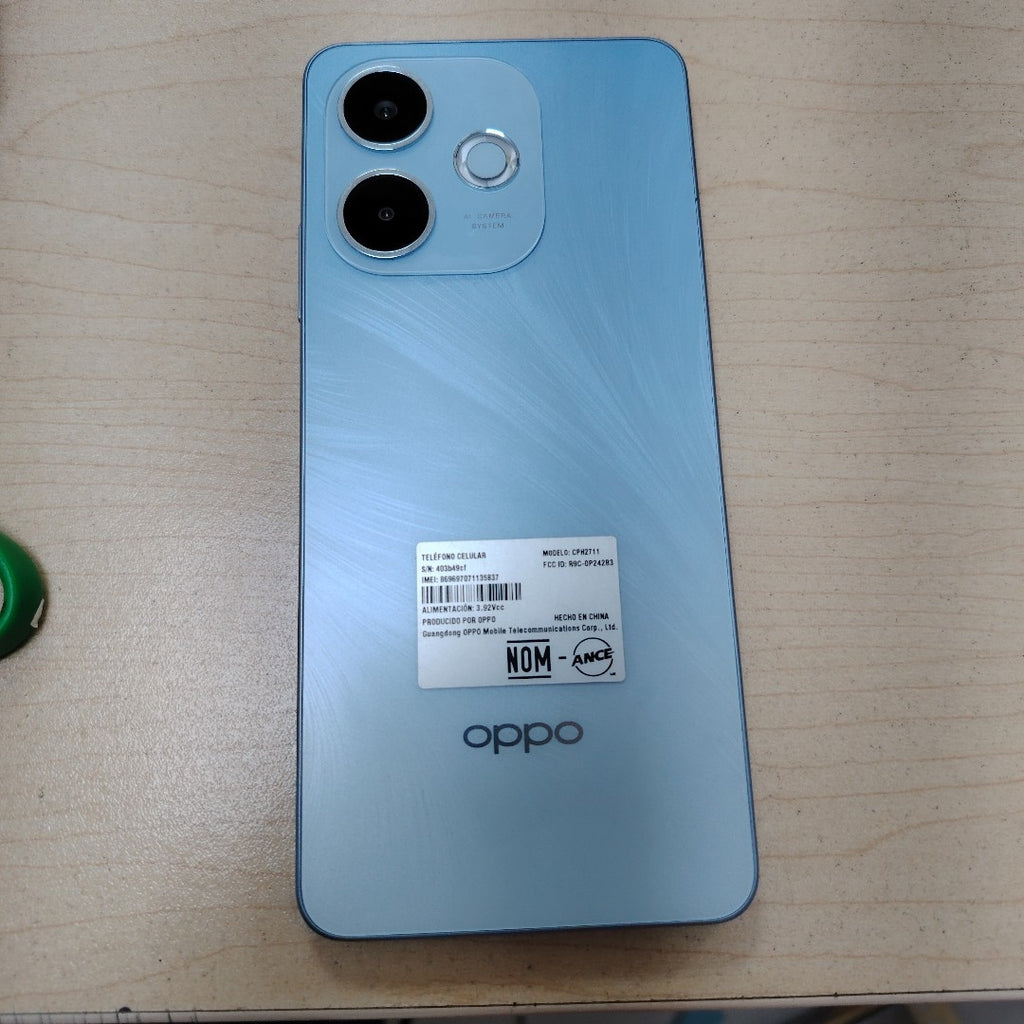 CELULAR OPPO  A5 PRO CPH2711 (2025) 256 GB 8 GB RAM (SEMINUEVO)