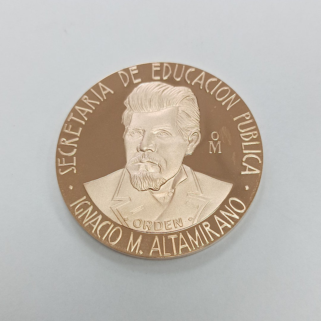 MEDALLA CONMEMORATIVA ORO 21 K 42 GRMS (SEMINUEVO)