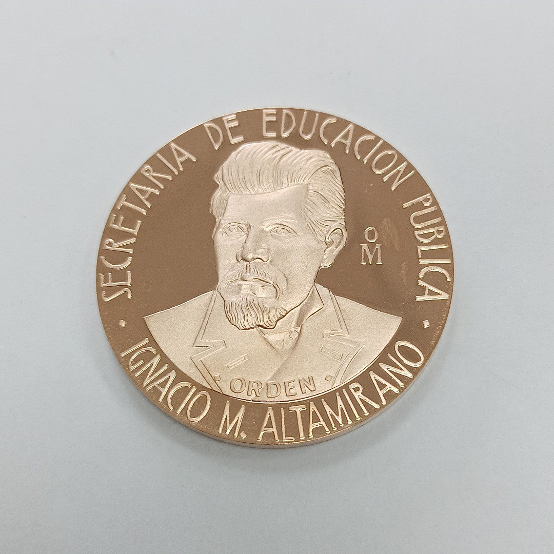 MEDALLA CONMEMORATIVA ORO 21 K 42 GRMS (SEMINUEVO)