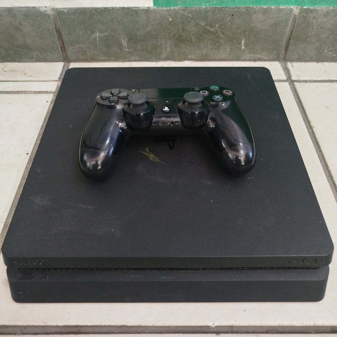 CONSOLA DE VIDEOJUEGO SONY PS4 SLIM 1 TB (SEMINUEVO)