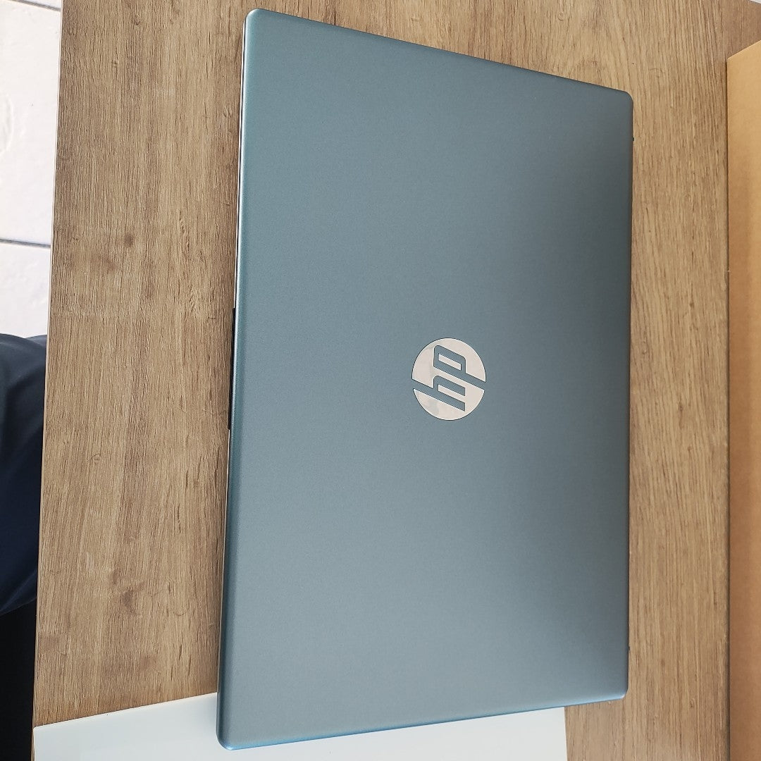 LAPTOP HP 15-FD0231LA (2025) 512 GB SSD 8 GB RAM (SEMINUEVO)