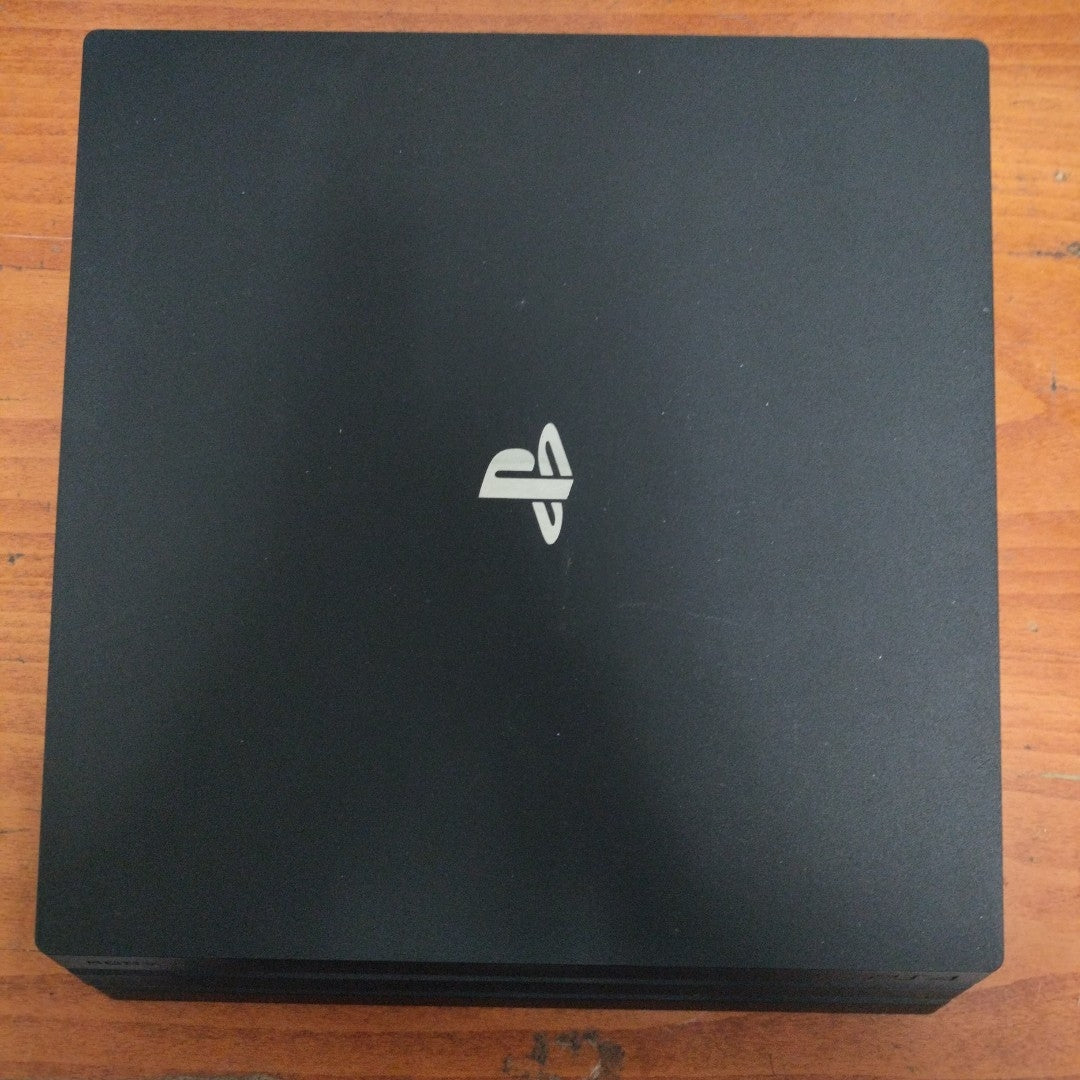 CONSOLA DE VIDEOJUEGO SONY PS4 PRO 1 TB (SEMINUEVO)