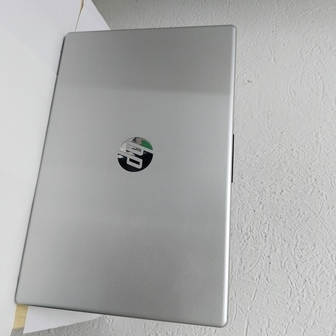LAPTOP HP 15-FD0037LA  (2024) 512 GB SSD 8 GB RAM (SEMINUEVO)