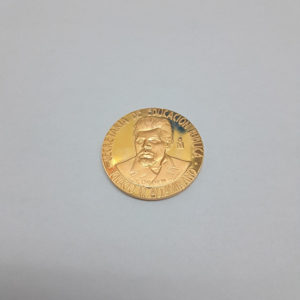 K1 41.7 GRMS 21 K IDENTIFICACIÓN MEDALLA CONMEMORATIVA MATERIALES ORO (SEMINUEVO)