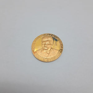 K1 41.7 GRMS 21 K IDENTIFICACIÓN MEDALLA CONMEMORATIVA MATERIALES ORO (SEMINUEVO)