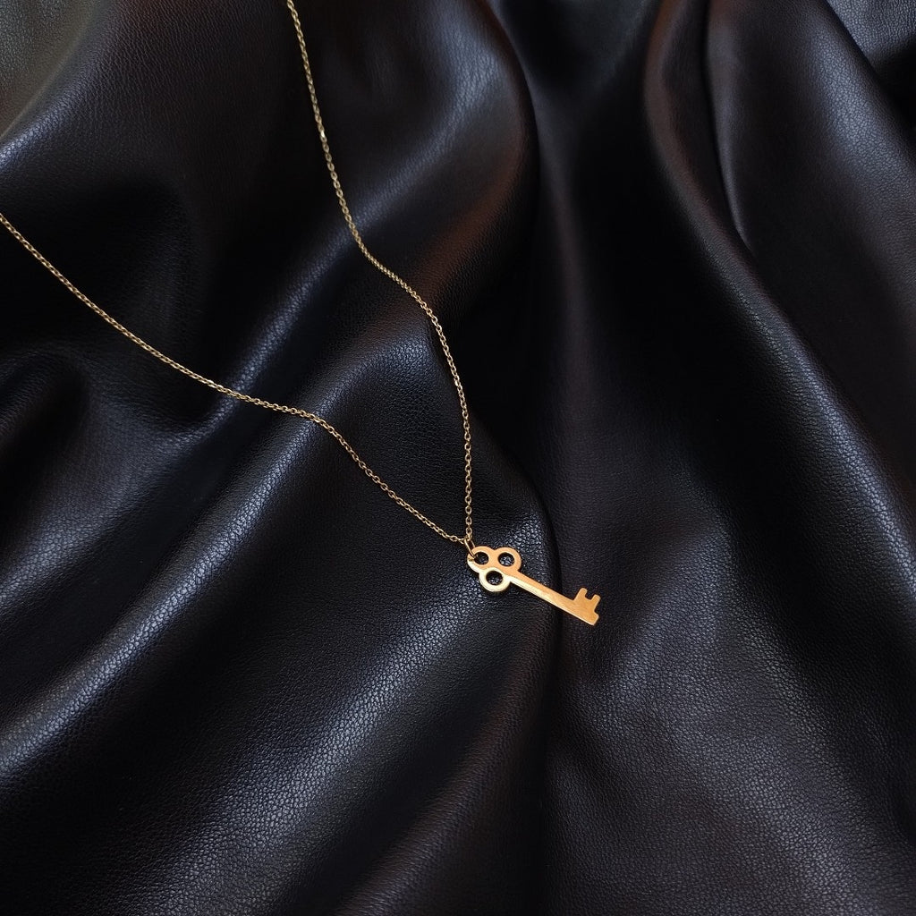 CADENA,DIJE ORO 10 K 2,20 GRMS (SEMINUEVO)