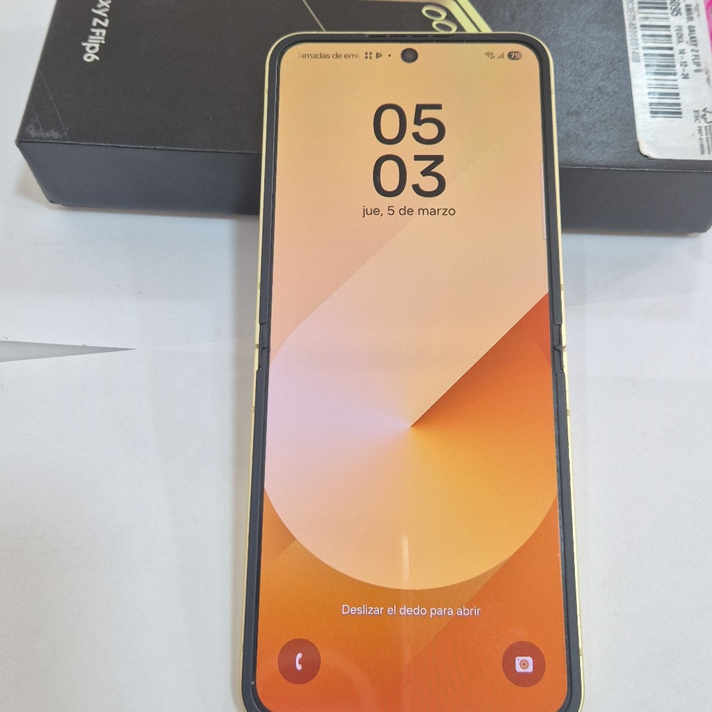 CELULAR SAMSUNG GALAXY Z FLIP6 SM-F741B (2024) 256 GB 12 GB RAM (SEMINUEVO)