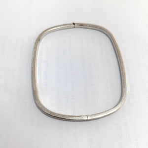 PULSERA RIGIDA ORO BLANCO 14 K 5.4 GRMS (SEMINUEVO)