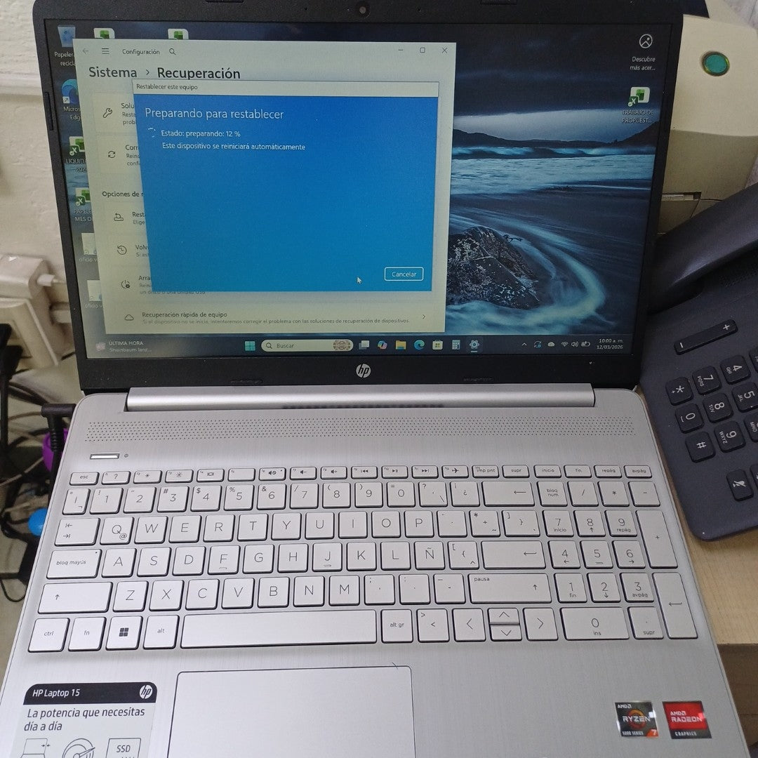 LAPTOP HP 15-EF2526LA (2024) 512 GB SSD 12 GB RAM (SEMINUEVO)