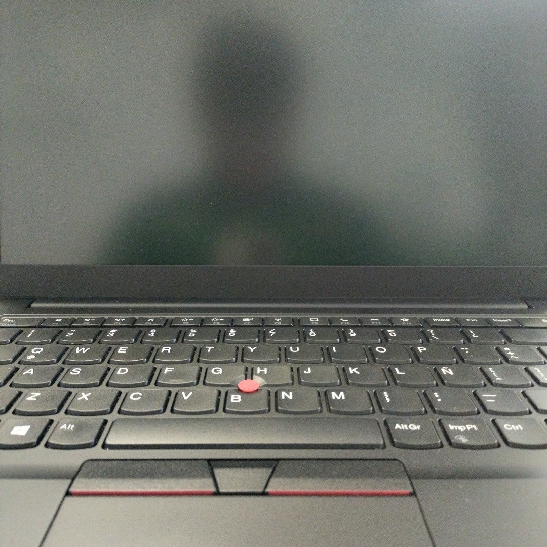 LAPTOP LENOVO THINKPAD E14 GEN 2 (2022) 512 GB SSD 16 GB RAM (SEMINUEVO)