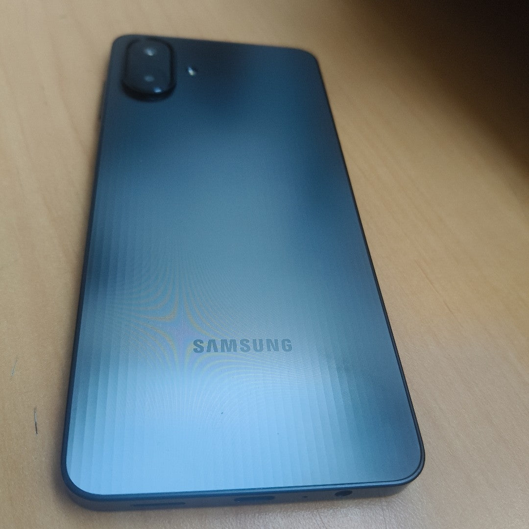 CELULAR SAMSUNG GALAXY A07 SM-A075M (2025) 64 GB 4 GB RAM (SEMINUEVO)