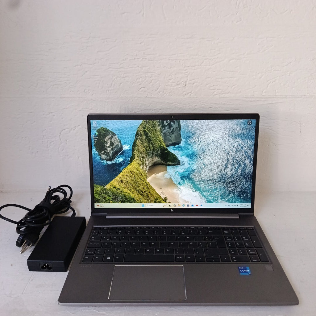 LAPTOP HP ZBOOK POWER 15.6" G9 (2023) 512 GB SSD 32 GB RAM (SEMINUEVO)
