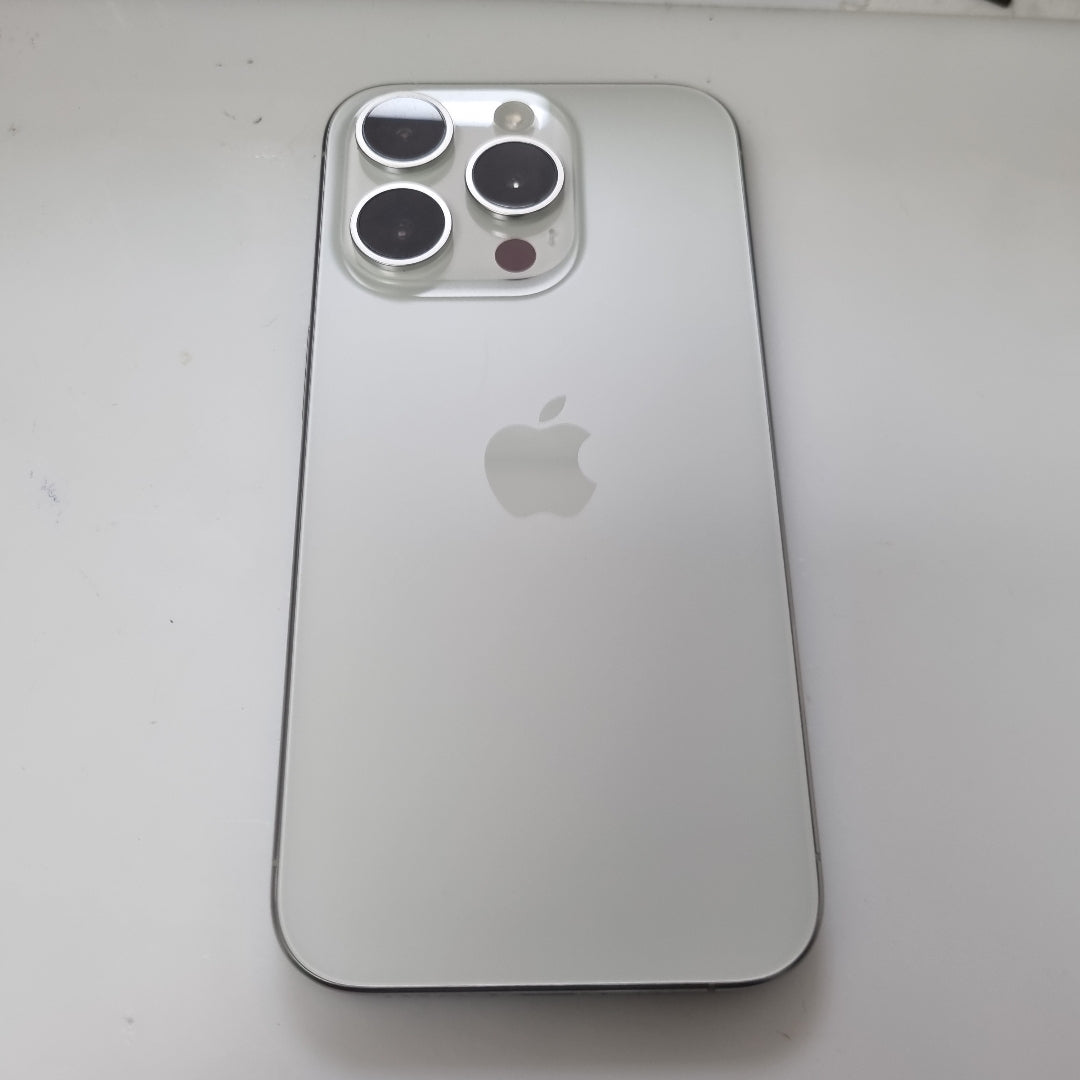 CELULAR APPLE IPHONE 15 PRO A3101 256 GB 8 GB RAM (SEMINUEVO)