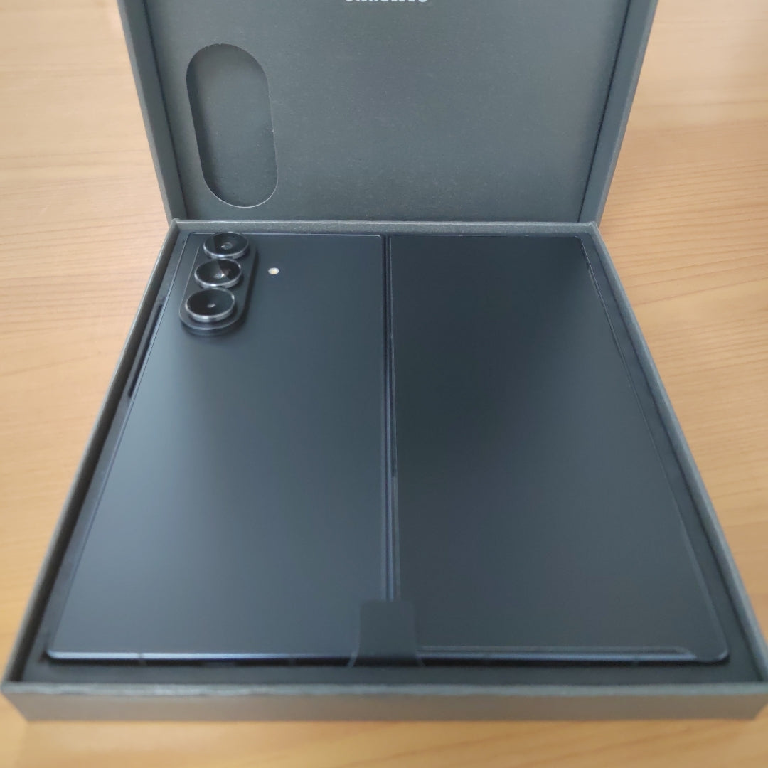 CELULAR SAMSUNG GALAXY Z FOLD7 SM-F966B (2025) 1 TB 16 GB RAM (SEMINUEVO)