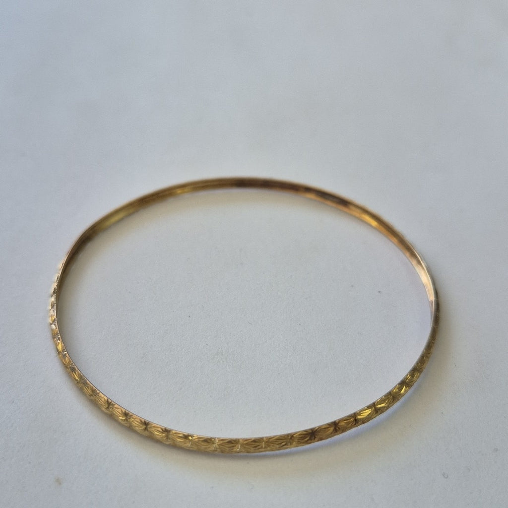 PULSERA RIGIDA ORO 10 K 3.9 GRMS (SEMINUEVO)