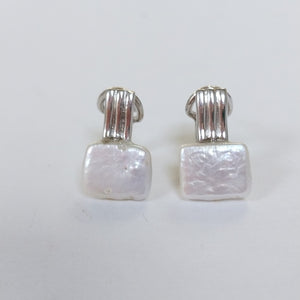 ARETES PAR ORO BLANCO 14 K 5.4 GRMS (SEMINUEVO)