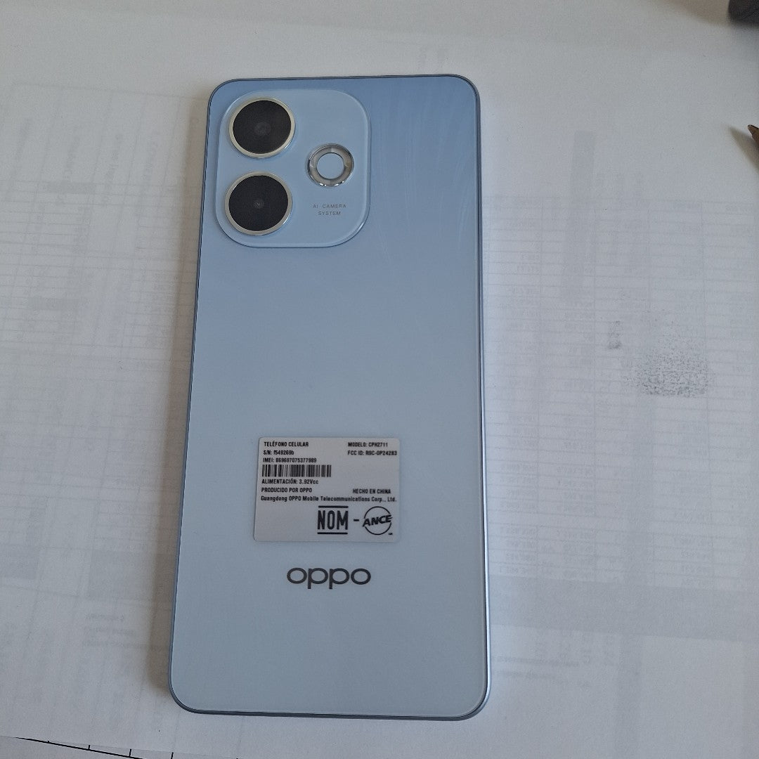 CELULAR OPPO  A5 PRO CPH2711 (2025) 256 GB 8 GB RAM (SEMINUEVO)