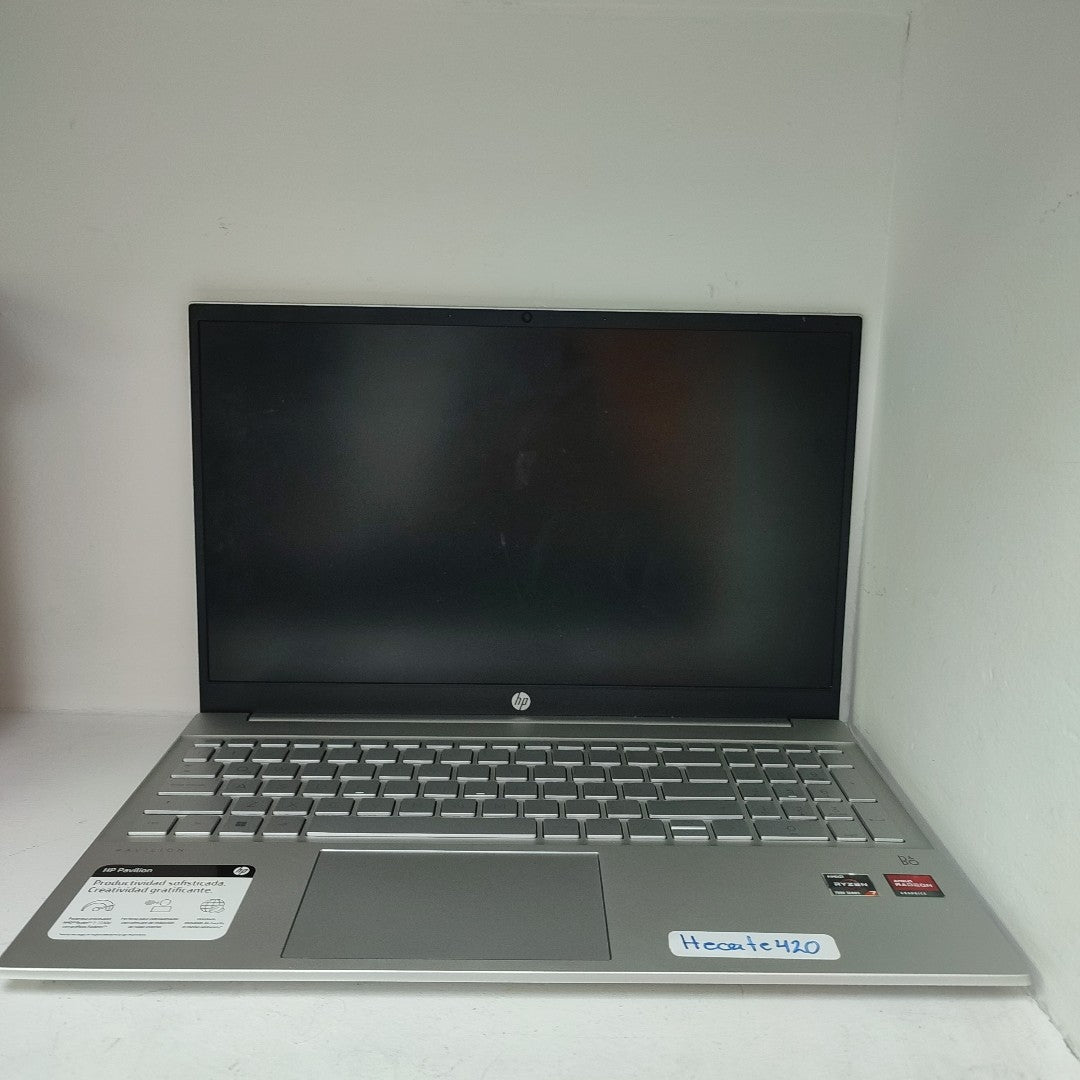 LAPTOP HP PAVILION 15-EH3002LA (2024) 512 GB SSD 16 GB RAM (SEMINUEVO)