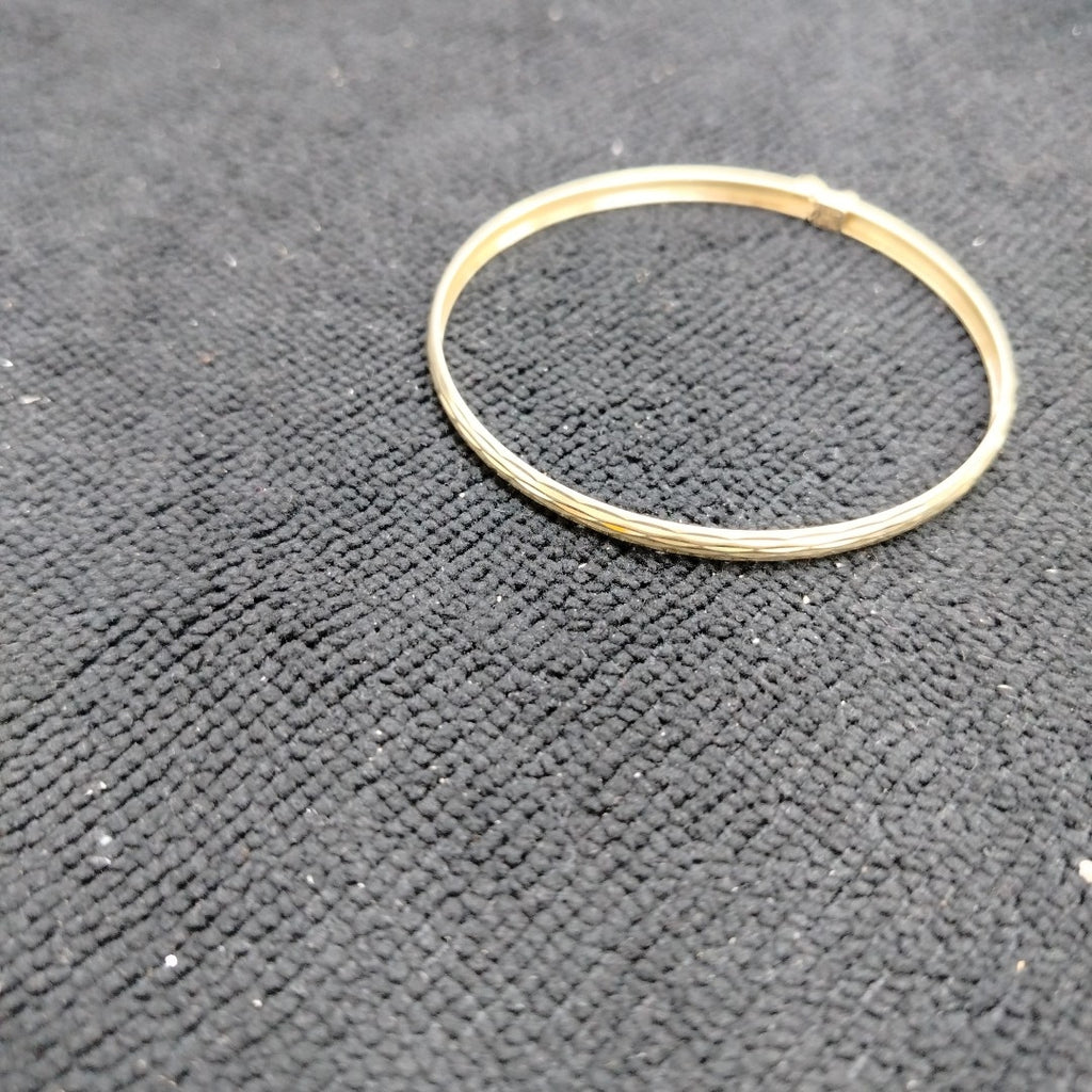 PULSERA RIGIDA ORO 10 K 4.2 GRMS (SEMINUEVO)