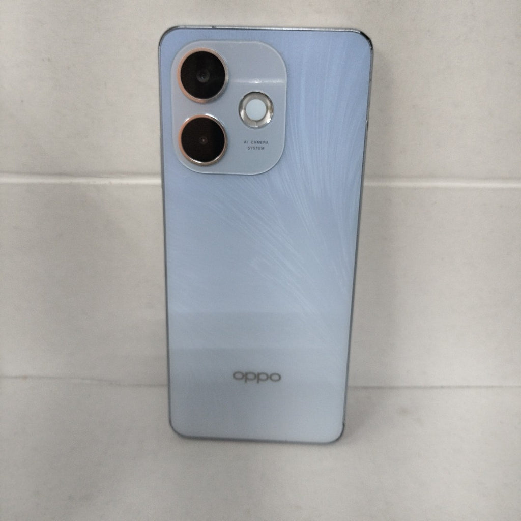 CELULAR OPPO  A5 PRO CPH2711 (2025) 256 GB 8 GB RAM (SEMINUEVO)
