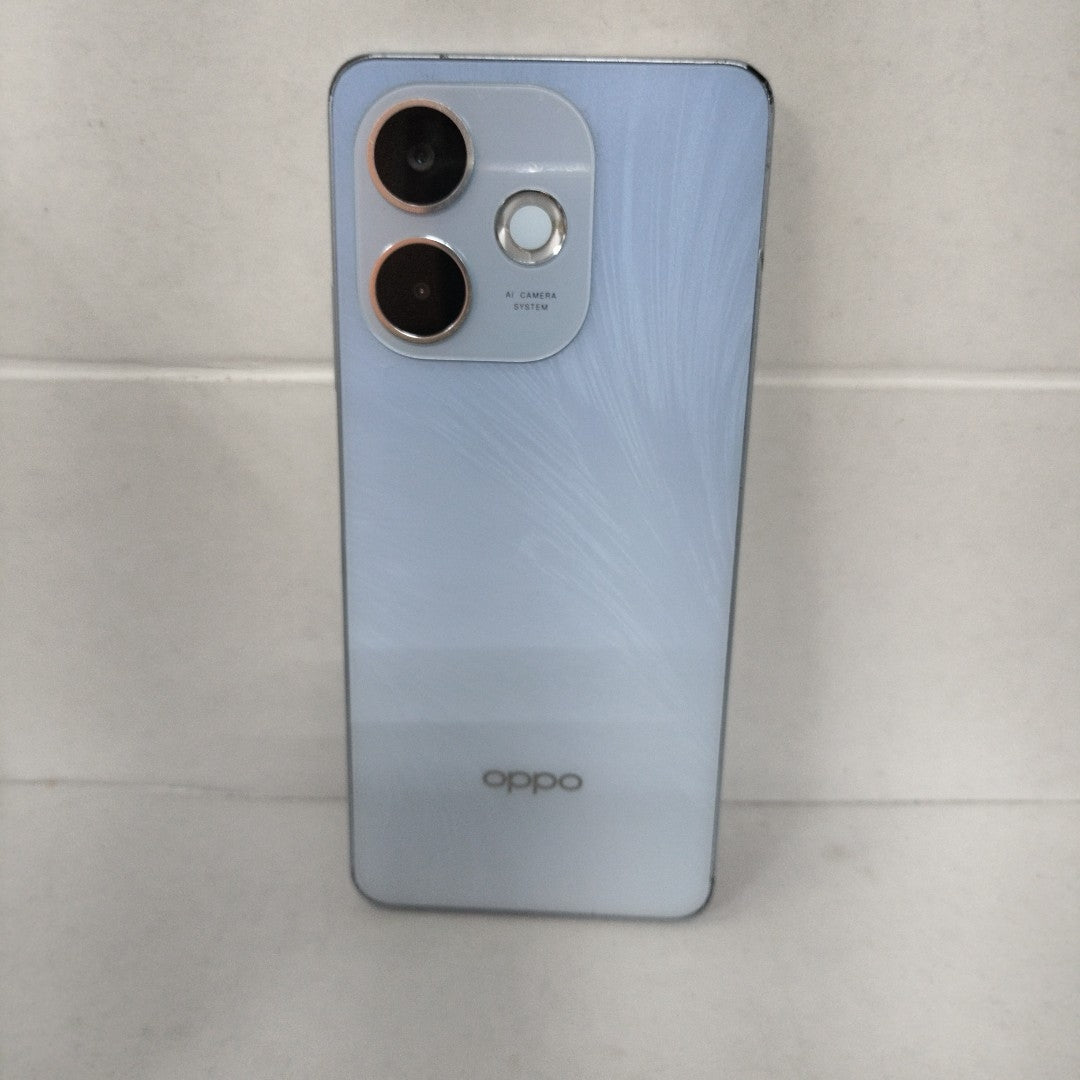 CELULAR OPPO  A5 PRO CPH2711 (2025) 256 GB 8 GB RAM (SEMINUEVO)