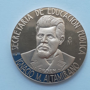 MEDALLA CONMEMORATIVA ORO 21 K 42 GRMS (SEMINUEVO)