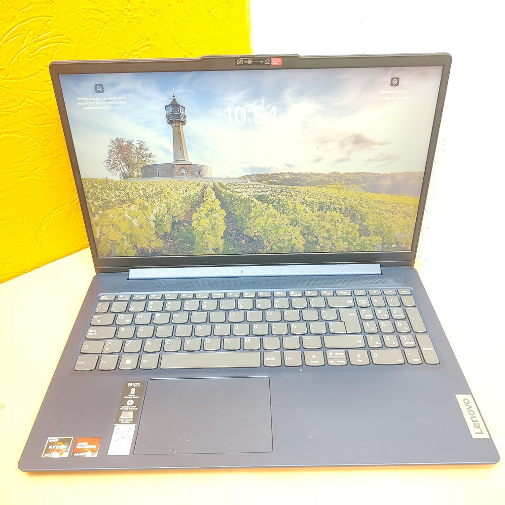 LAPTOP LENOVO IDEAPAD SLIM 3 15AMN8 (2025) 512 GB SSD 8 GB RAM (SEMINUEVO)