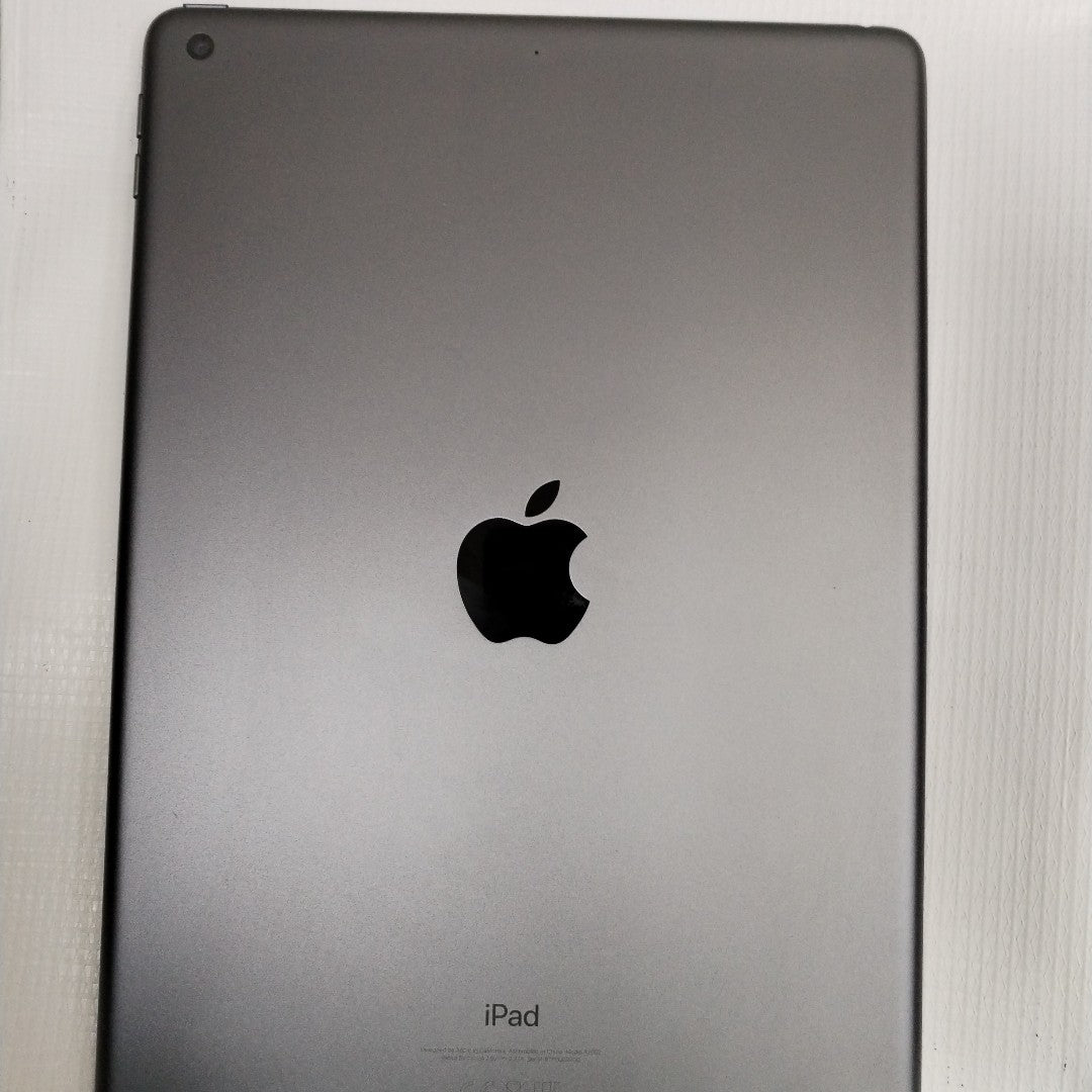 TABLETA APPLE IPAD 9 A2602 256 GB 3 GB RAM (SEMINUEVO)