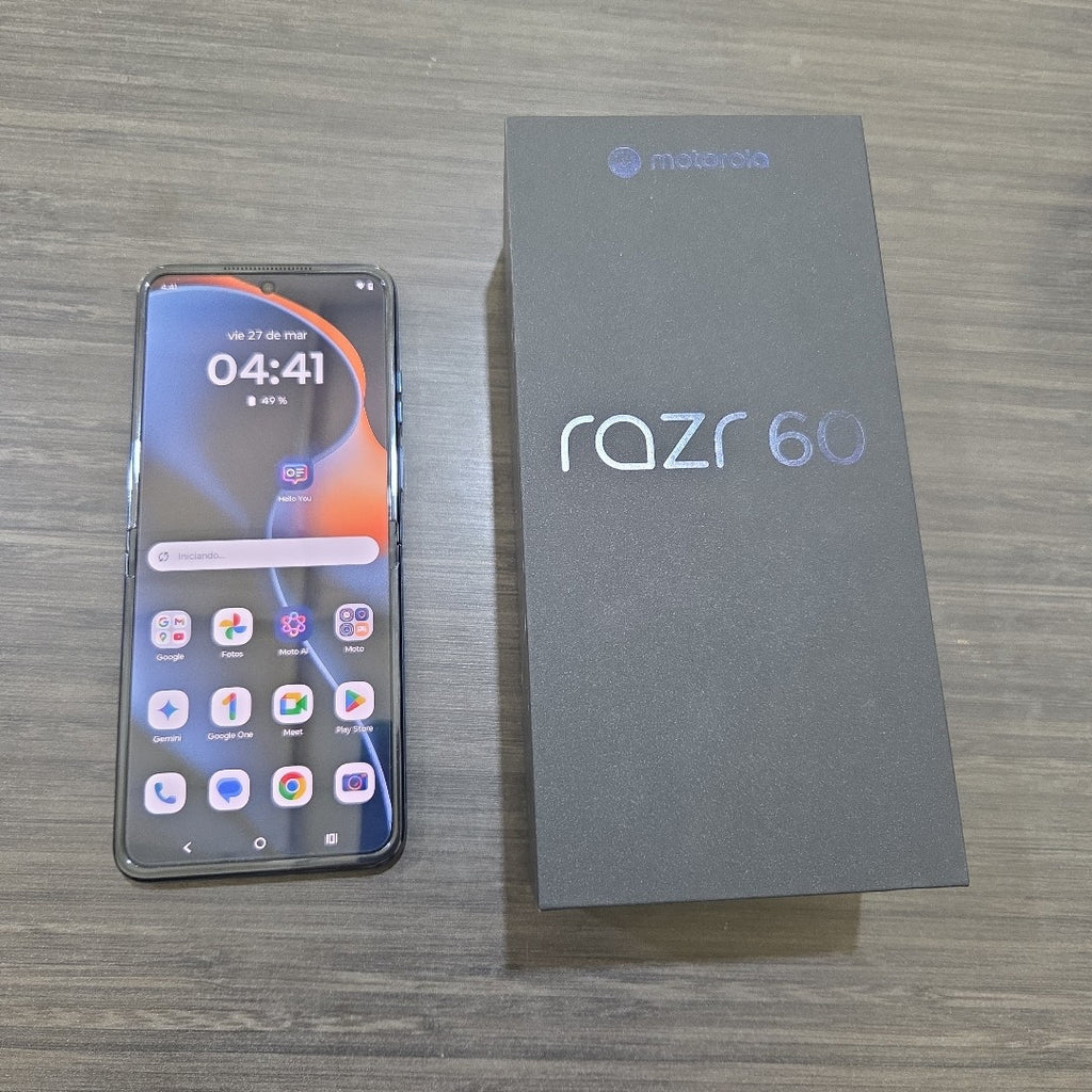 CELULAR MOTOROLA RAZR 60 XT2553-1 (2025) 512 GB 12 GB RAM (SEMINUEVO)