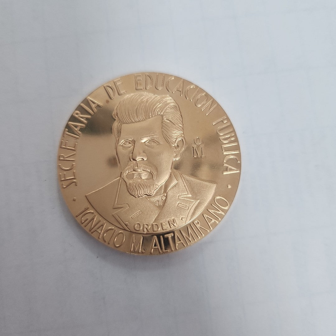 MEDALLA CONMEMORATIVA ORO 21 K 42,00 GRMS (SEMINUEVO)