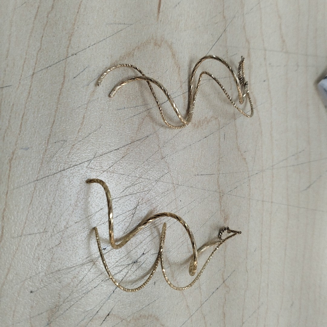 VIOLADORES PAR ORO 14 K 2.8 GRMS (SEMINUEVO)