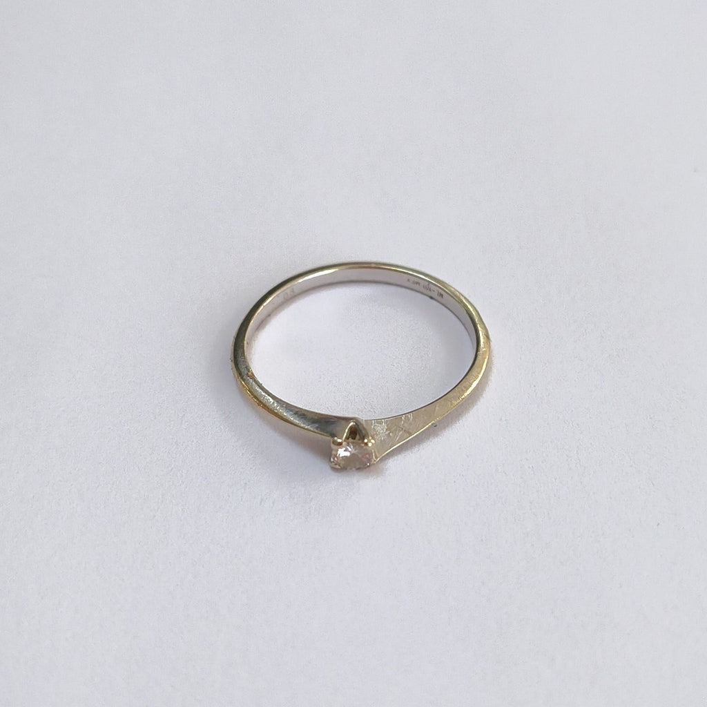 ANILLITO ORO BLANCO 14 K 1.2 GRMS (SEMINUEVO)