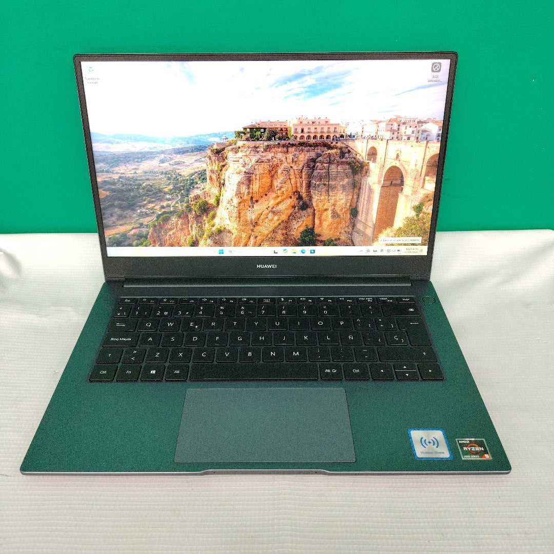 LAPTOP HUAWEI MATEBOOK D14 MDF-X (2023) 512 GB SSD 8 GB RAM (SEMINUEVO)