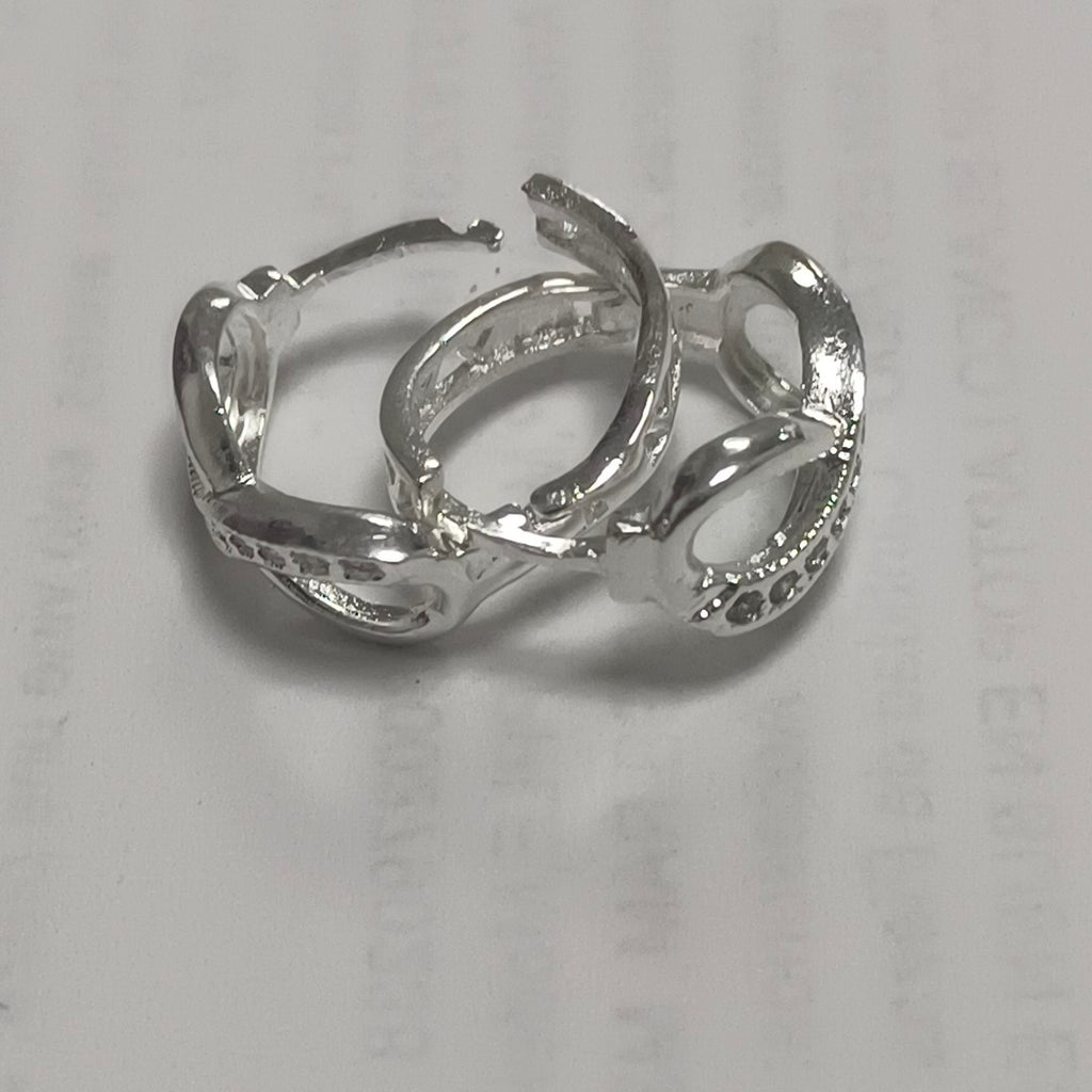 HUGGIES INFINITO CIRCONIAS PLATA .925 2.4 GR (NUEVO)