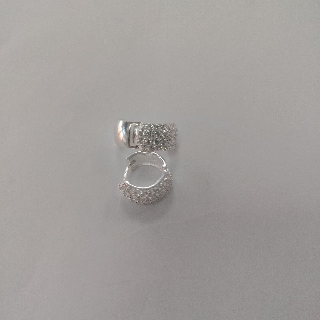 HUGGIES C/CIRCONIAS PLATA .925 5.6 GR (NUEVO)