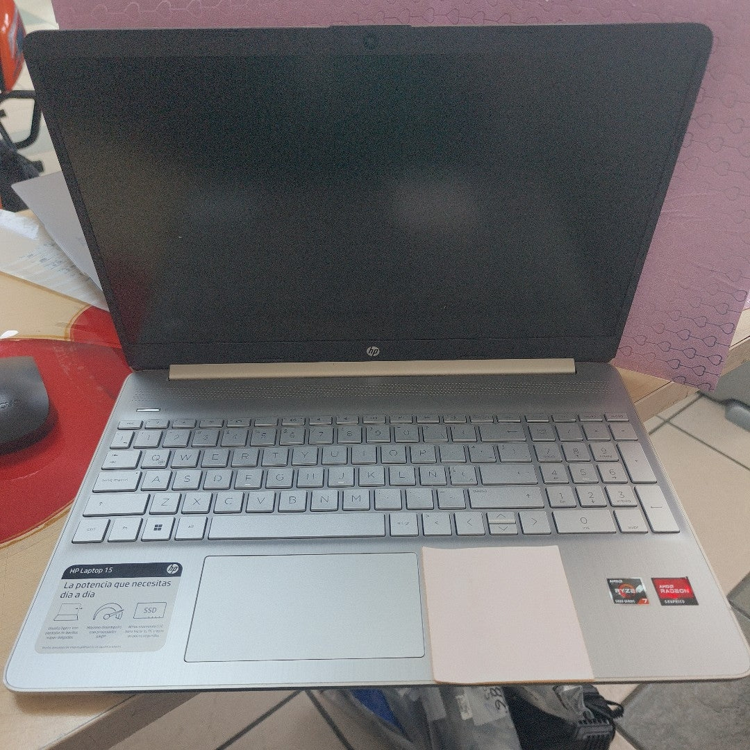 LAPTOP HP 15-EF2505LA (2023) 512 GB SSD 8 GB RAM (SEMINUEVO)