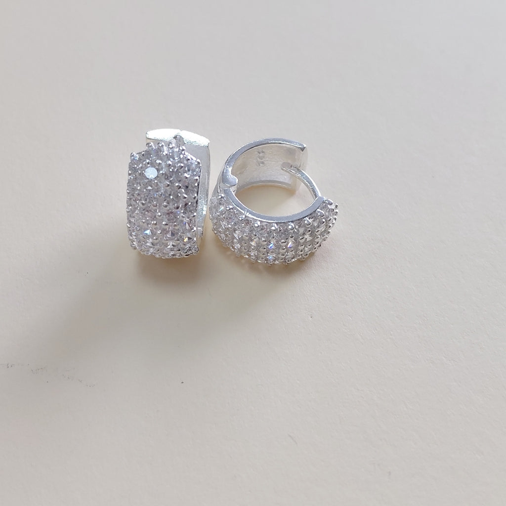 HUGGIES C/CIRCONIAS PLATA .925 5.5 GR (NUEVO)