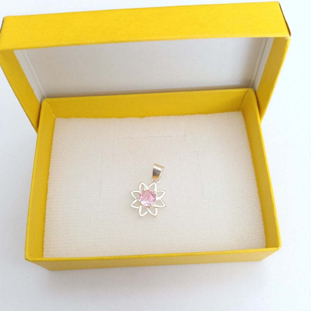 DIJE FLOR CON PIEDRA ROSA PLATA .925 2.1 GR (NUEVO)