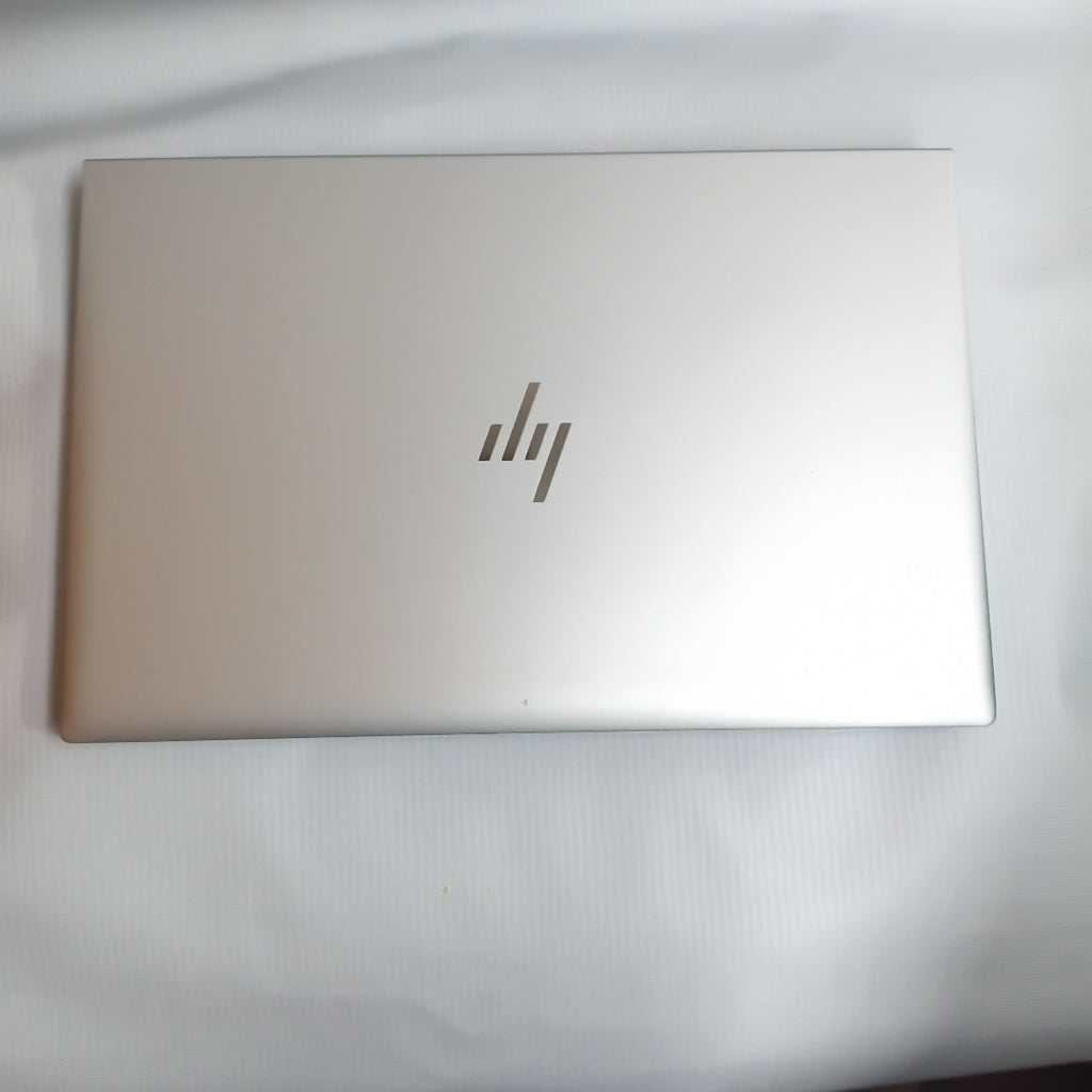 LAPTOP HP ELITEBOOK 840 G8 (2023) 256 GB SSD 16 GB RAM (SEMINUEVO)