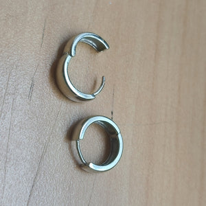 ARRACADAS PAR ORO, ORO BLANCO 14 K 2.6 GRMS (SEMINUEVO)