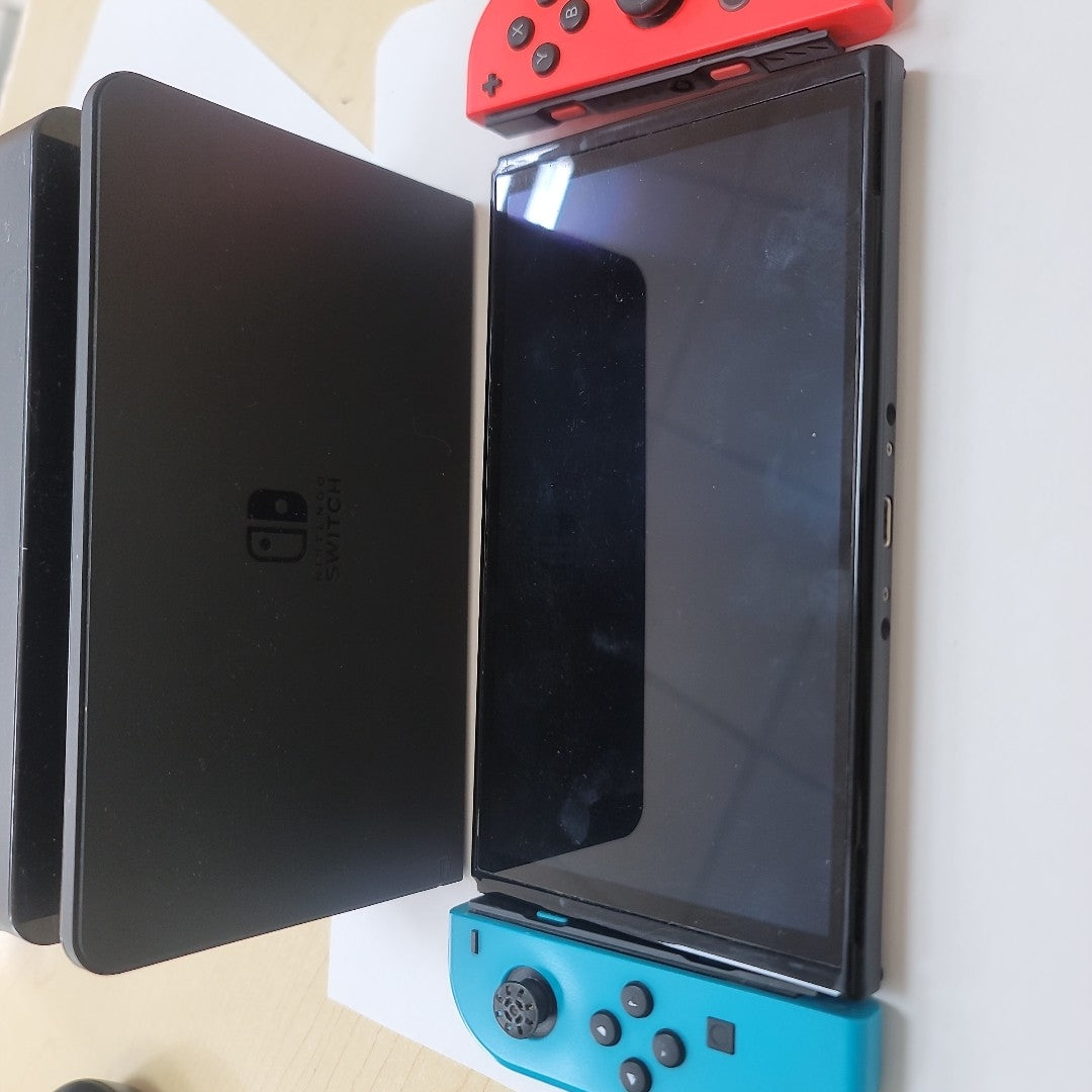 CONSOLA DE VIDEOJUEGO NINTENDO SWITCH OLED 64 GB (SEMINUEVO)