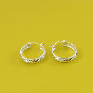 PAR ARRACADAS FACETADAS PLATA .925 2.3 GR (NUEVO)