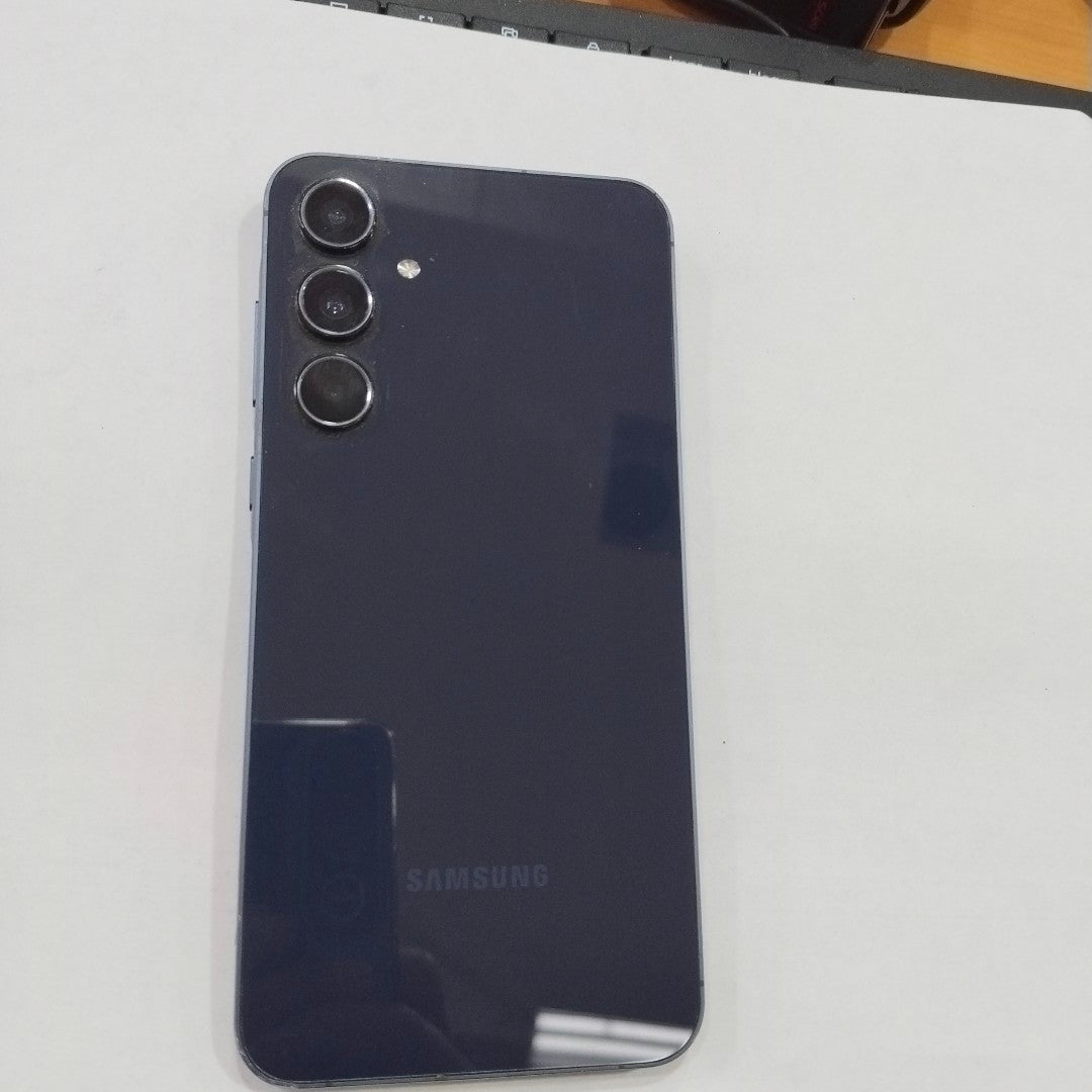 CELULAR SAMSUNG GALAXY A55 5G SM-A556E (2024) 256 GB 8 GB RAM (SEMINUEVO)
