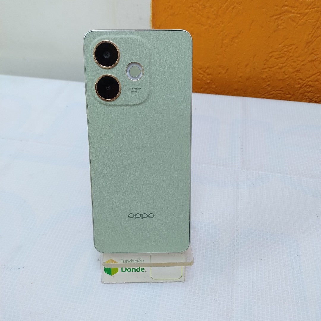 CELULAR OPPO  A5 PRO CPH2711 (2025) 256 GB 8 GB RAM (SEMINUEVO)