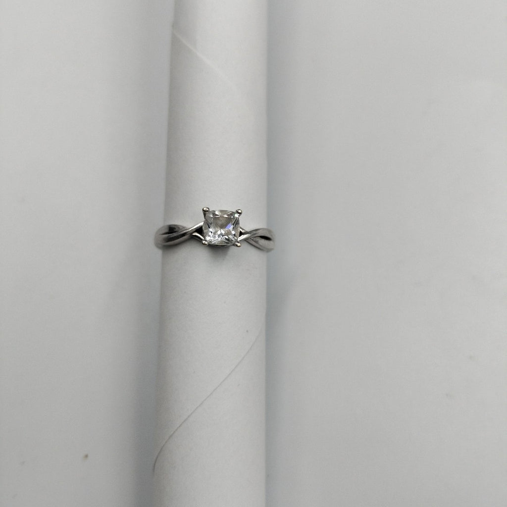 SOLITARIO ORO 14 K 1.7 GRMS (SEMINUEVO)