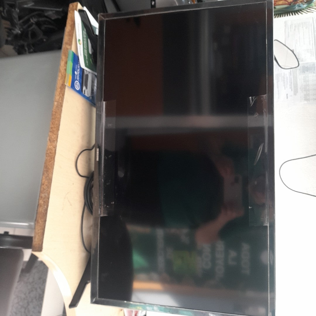 PANTALLA SAMSUNG BE32T-B (2025) 32" LED HD (SEMINUEVO)