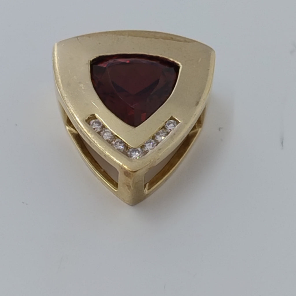 DIJE ORO 14 K 7.6 GRMS (SEMINUEVO)